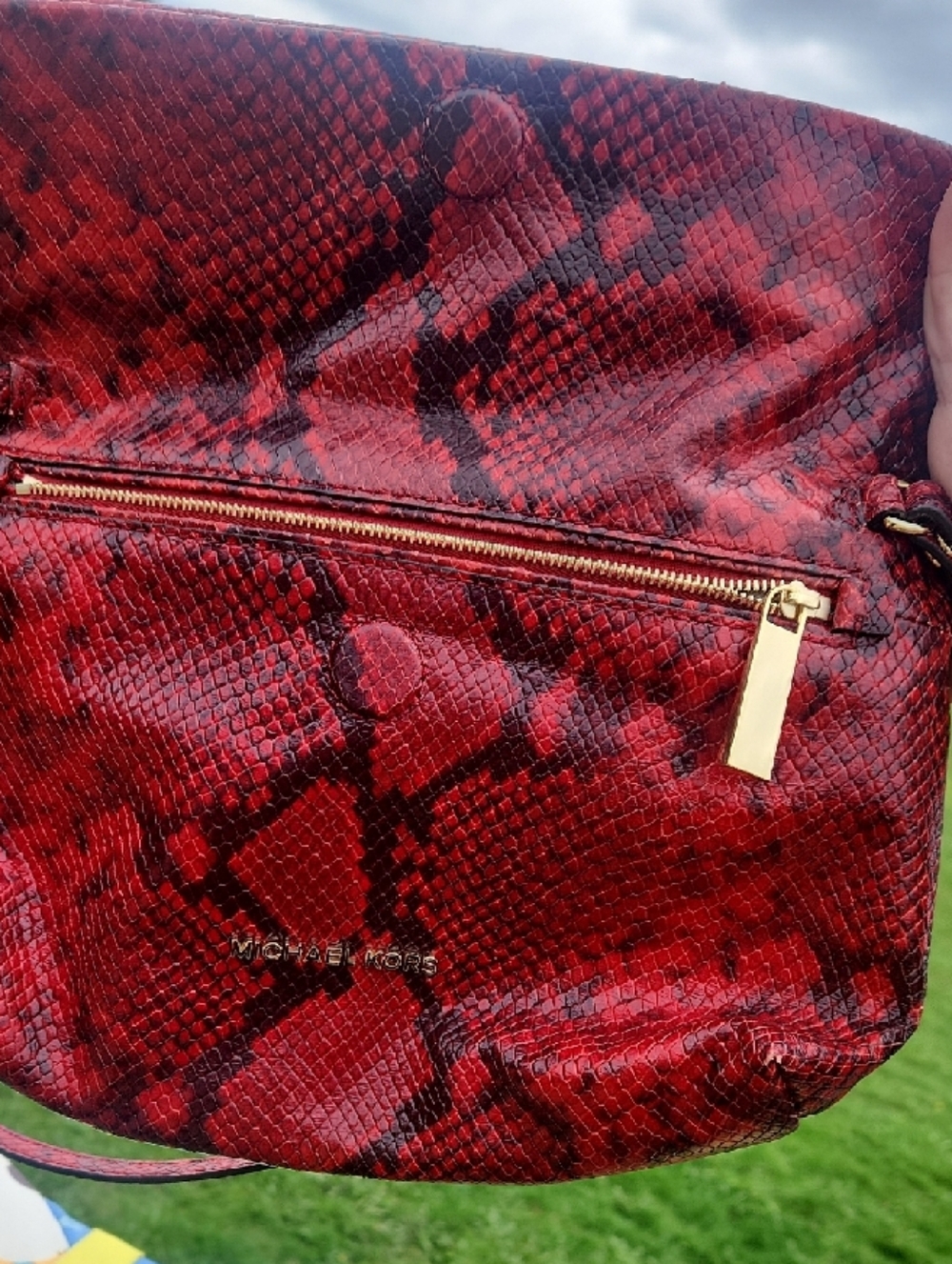 Michael Kors Daria Foldover Bag With Strap. Vibrant Red Snakeskin With Gold Logo - Picture 3 of 7
